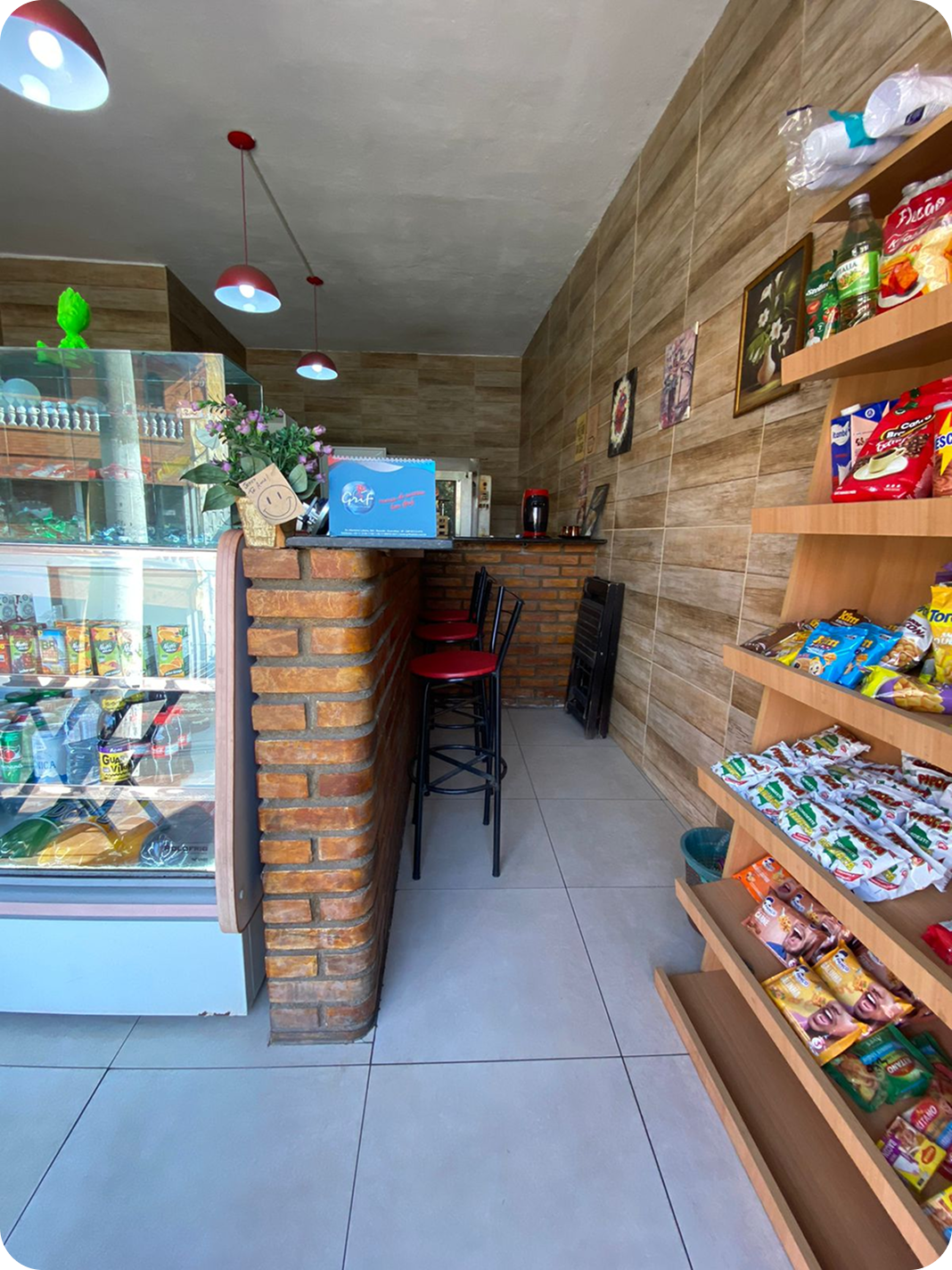 Espaço interno da Padaria Costa Leste - Copa e atendimento na Zona Leste de São Paulo